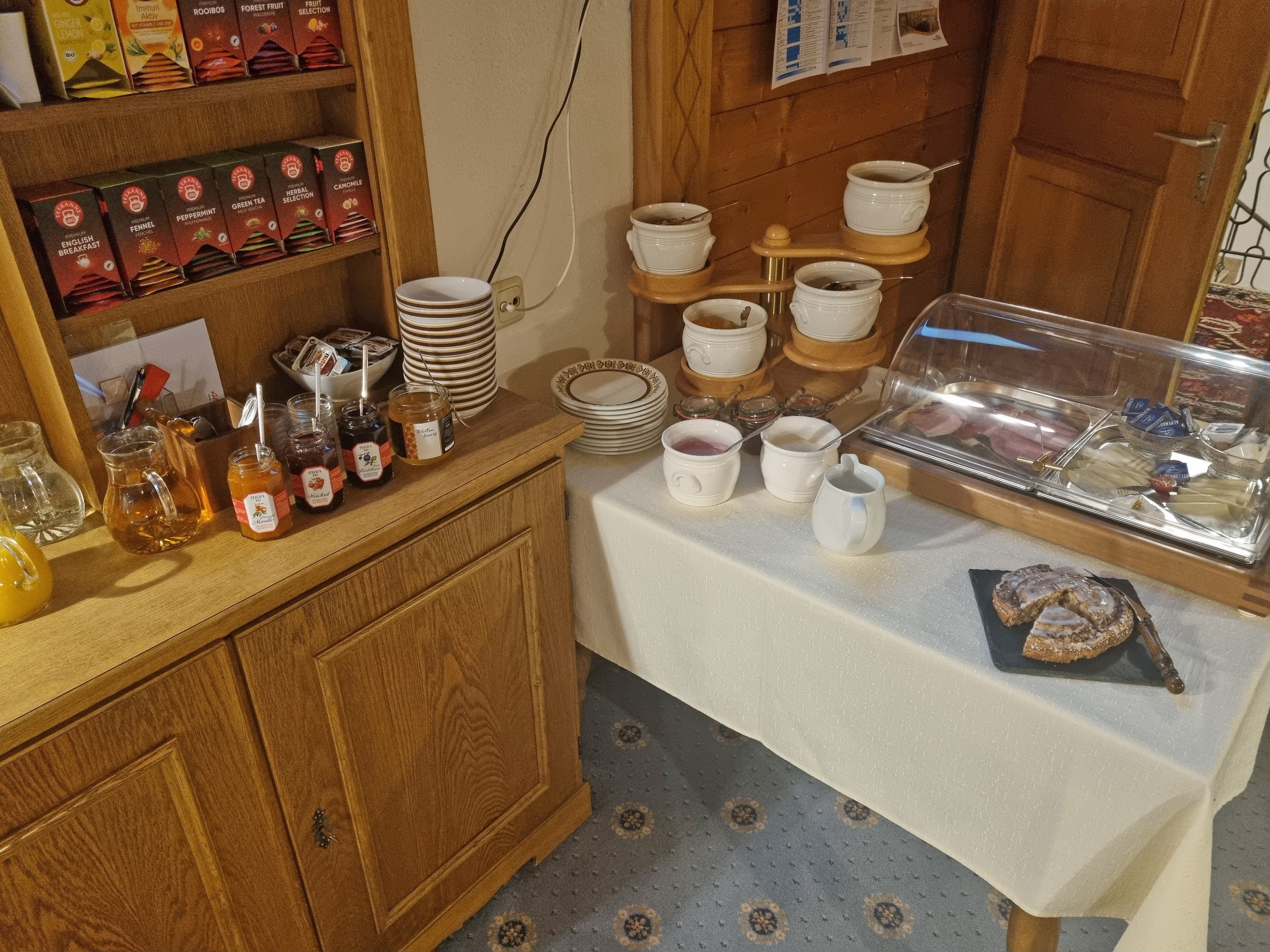 Frühstücksbuffet im Berghaus Maria