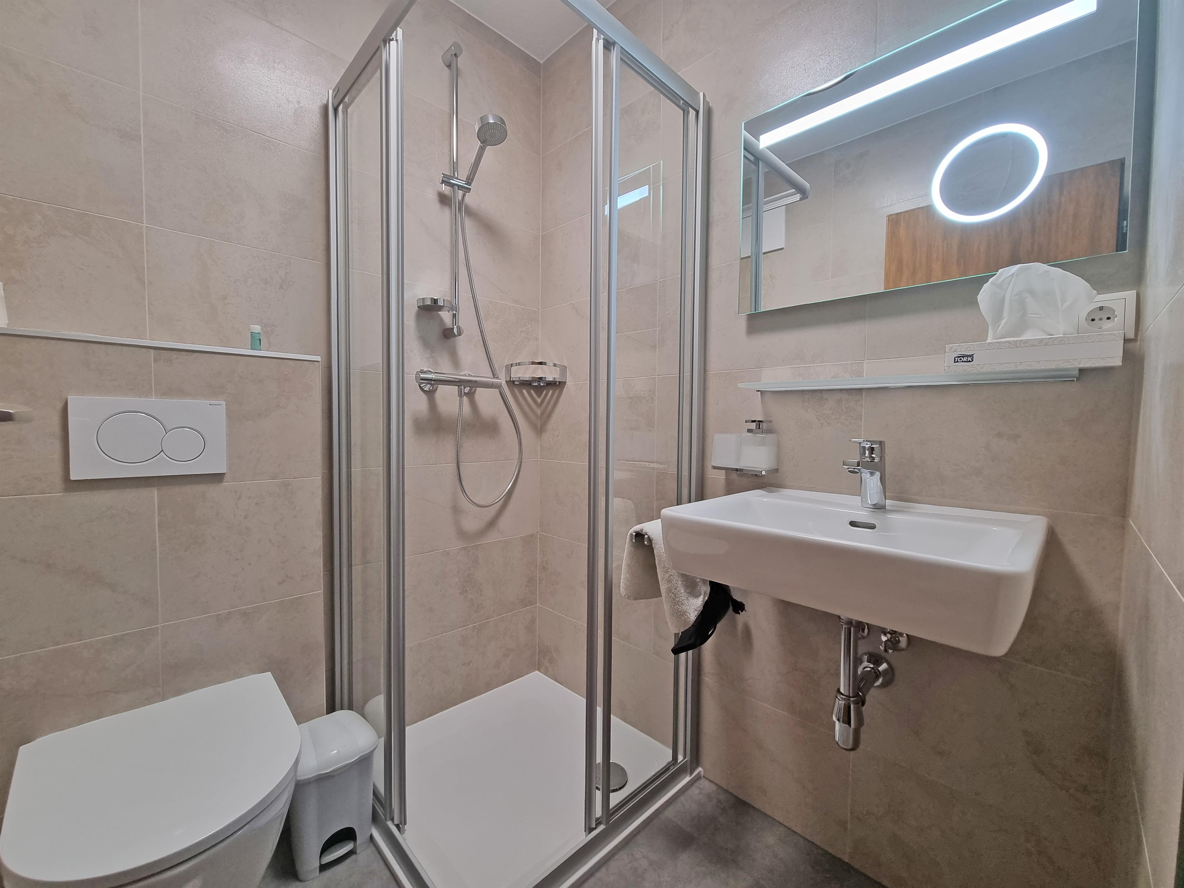 Doppelzimmer Kompakt – Dusche/WC
